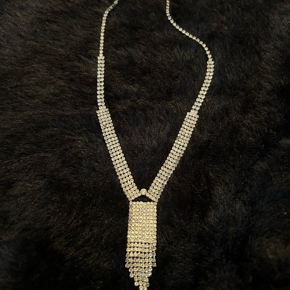 Vintage sparkling small rhinestone necklace